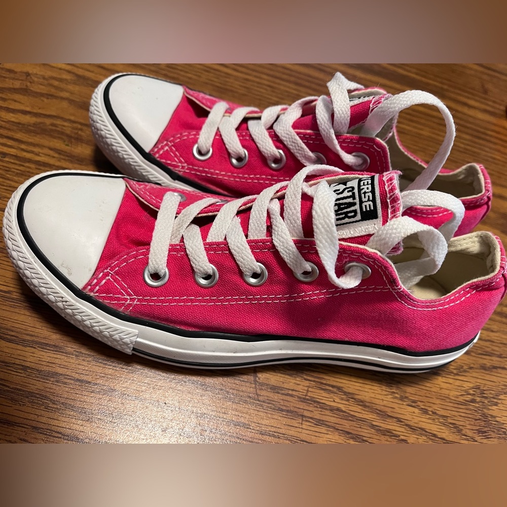 women’s Hot pink converse - Picture 3 of 8